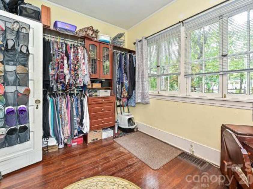 1532 The Plaza, Charlotte, NC 28205.  MLS# CAR4408955, YatesRealty ID 41721. 