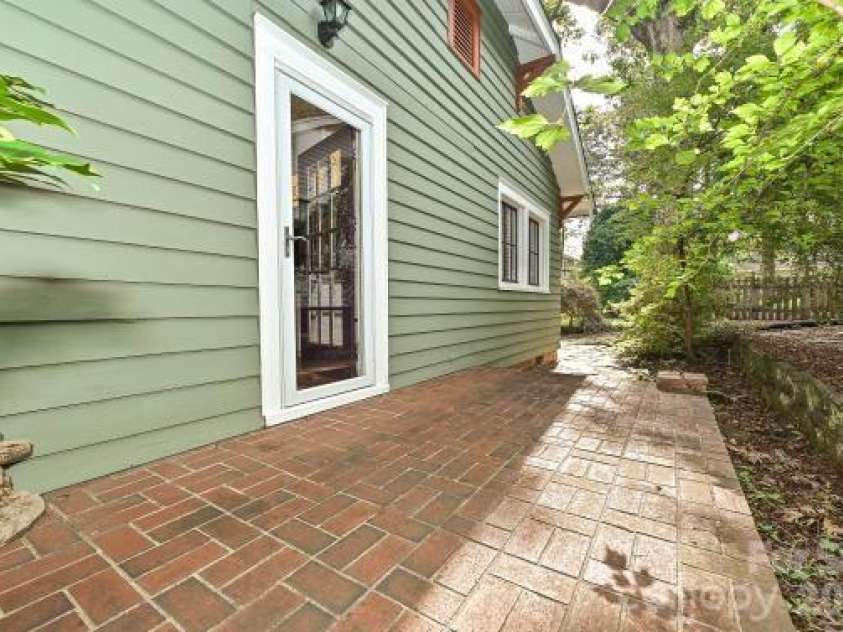 1532 The Plaza, Charlotte, NC 28205.  MLS# CAR4408955, YatesRealty ID 41721. 