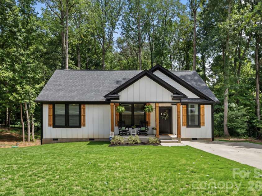216 Briar Creek Road, Gastonia, NC 28056.  MLS# CAR4409406, YatesRealty ID 41722. 