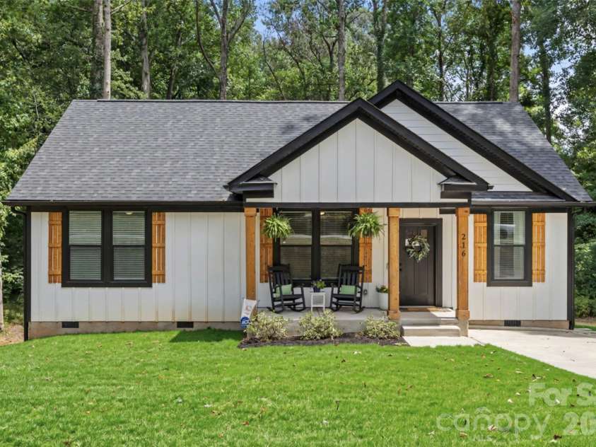 216 Briar Creek Road, Gastonia, NC 28056.  MLS# CAR4409406, YatesRealty ID 41722. 