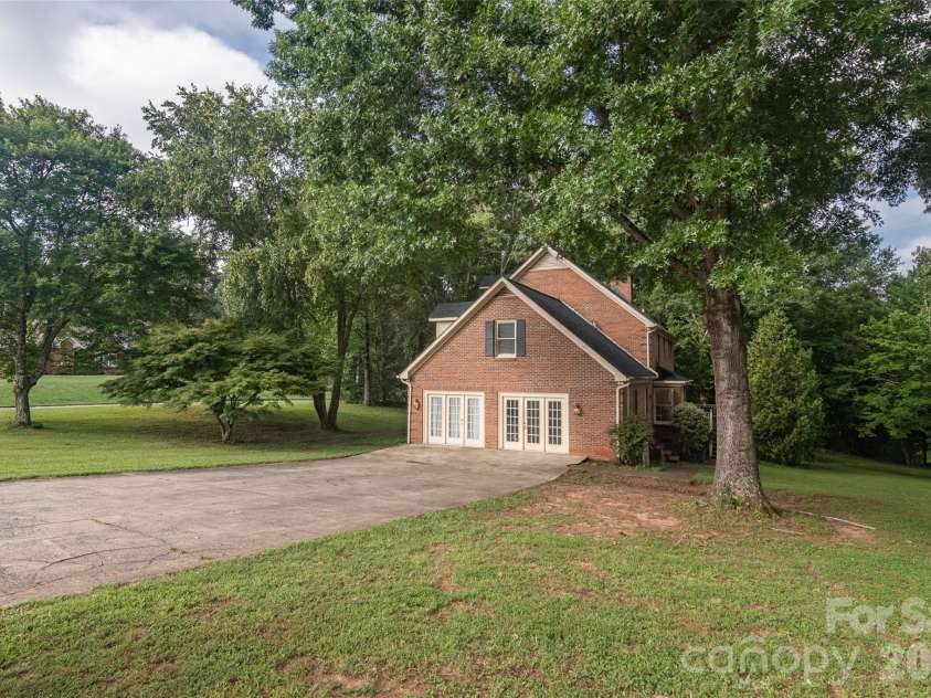 102 Ridgeview Drive, Rutherfordton, NC 28139.  MLS# CAR4410486, YatesRealty ID 41723. 