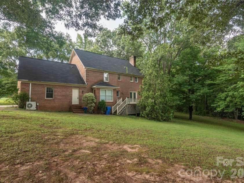 102 Ridgeview Drive, Rutherfordton, NC 28139.  MLS# CAR4410486, YatesRealty ID 41723. 