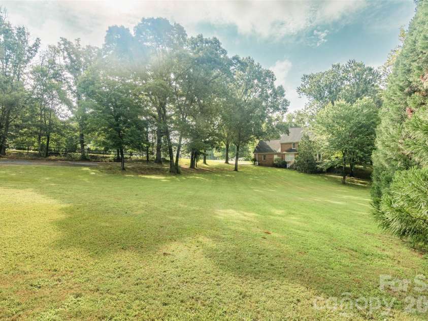 102 Ridgeview Drive, Rutherfordton, NC 28139.  MLS# CAR4410486, YatesRealty ID 41723. 