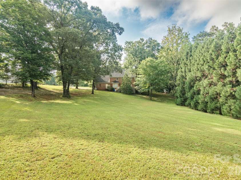 102 Ridgeview Drive, Rutherfordton, NC 28139.  MLS# CAR4410486, YatesRealty ID 41723. 