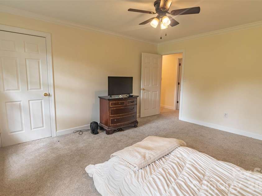 102 Ridgeview Drive, Rutherfordton, NC 28139.  MLS# CAR4410486, YatesRealty ID 41723. 