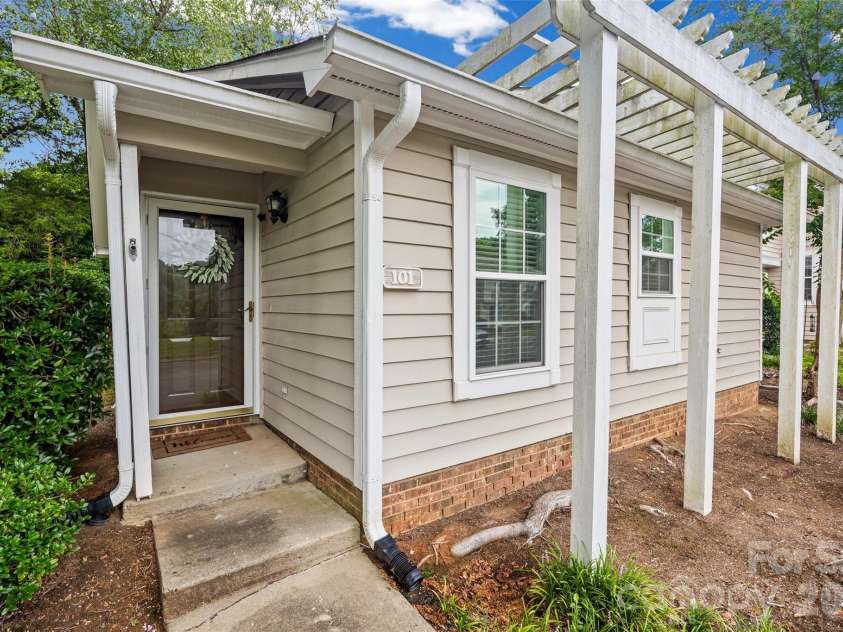 101 Heritage Parkway, Fort Mill, SC 29715.  MLS# CAR4411769, YatesRealty ID 41724. 