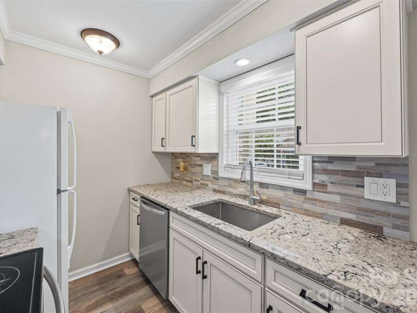 101 Heritage Parkway, Fort Mill, SC 29715.  MLS# CAR4411769, YatesRealty ID 41724. 