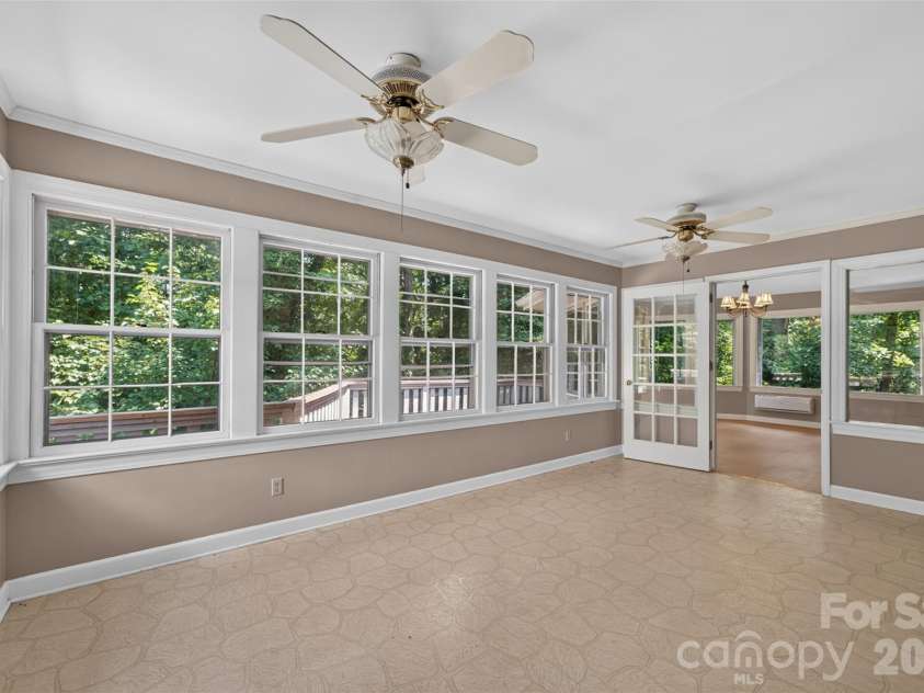 530 25th Avenue, Hickory, NC 28601.  MLS# CAR4409320, YatesRealty ID 41725. 