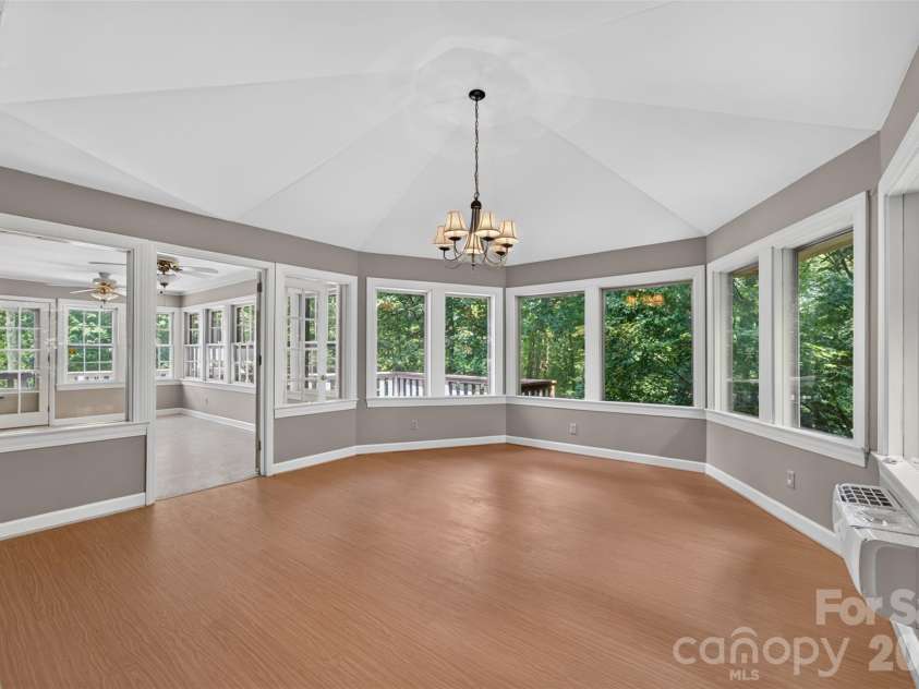 530 25th Avenue, Hickory, NC 28601.  MLS# CAR4409320, YatesRealty ID 41725. 