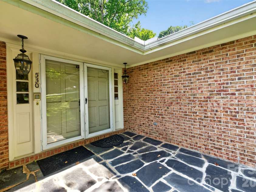 530 25th Avenue, Hickory, NC 28601.  MLS# CAR4409320, YatesRealty ID 41725. 