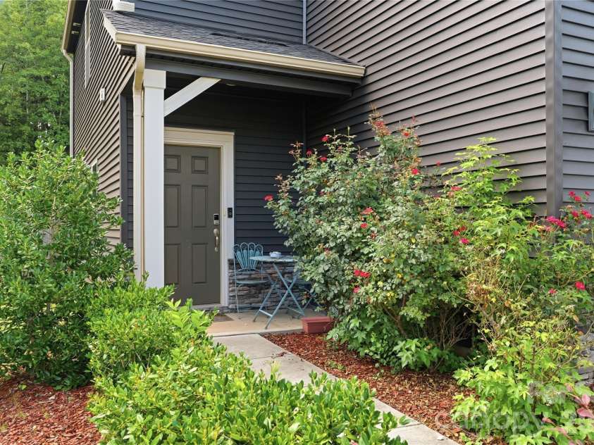 6116 Hailstone Road, Charlotte, NC 28215.  MLS# CAR4408502, YatesRealty ID 41726. 