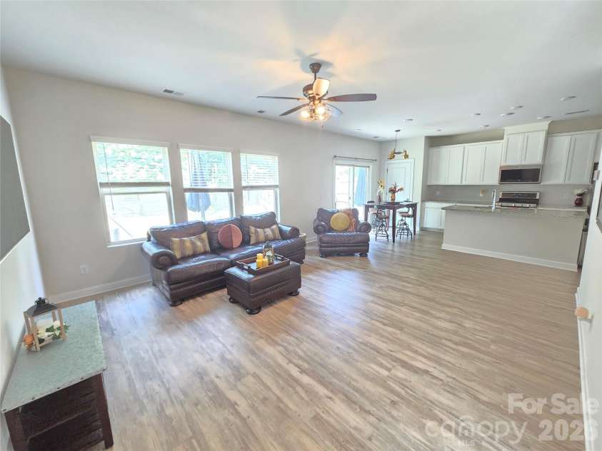 6116 Hailstone Road, Charlotte, NC 28215.  MLS# CAR4408502, YatesRealty ID 41726. 