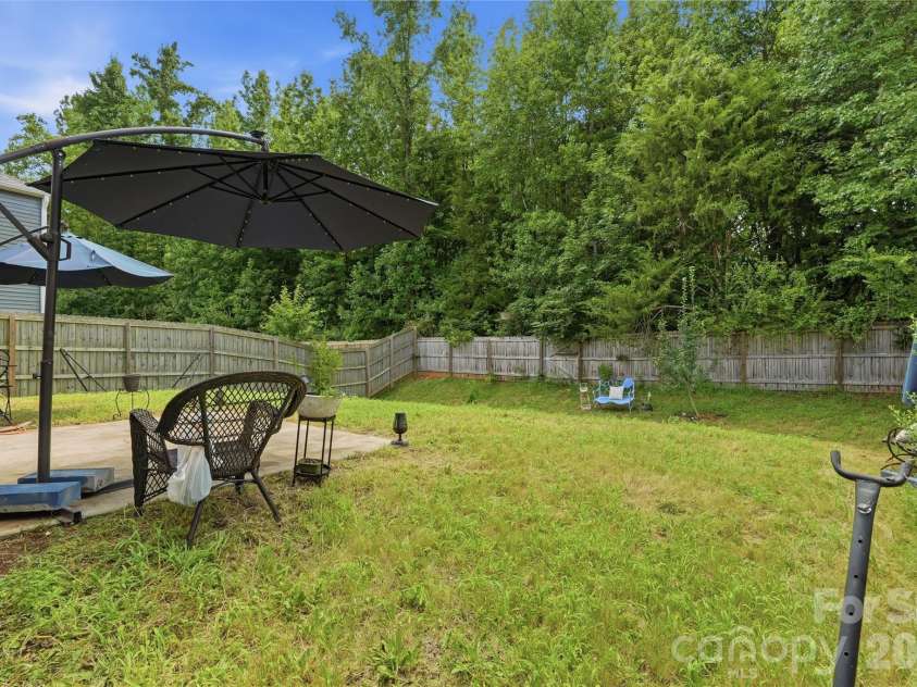 6116 Hailstone Road, Charlotte, NC 28215.  MLS# CAR4408502, YatesRealty ID 41726. Back yard