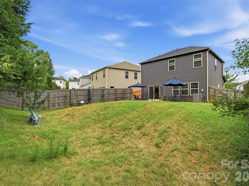 6116 Hailstone Road, Charlotte, NC 28215.  MLS# CAR4408502, YatesRealty ID 41726. Back yard