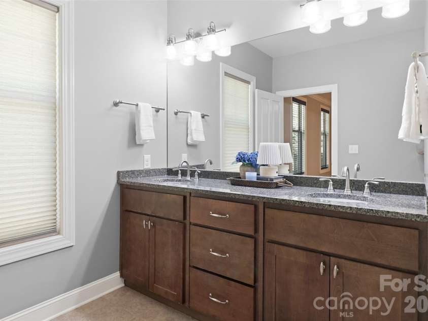 125 Beechmont Drive, Morganton, NC 28655.  MLS# CAR4411904, YatesRealty ID 41728. 