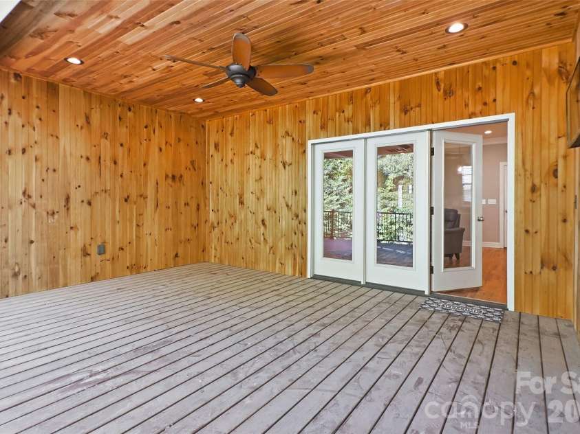 125 Beechmont Drive, Morganton, NC 28655.  MLS# CAR4411904, YatesRealty ID 41728. 