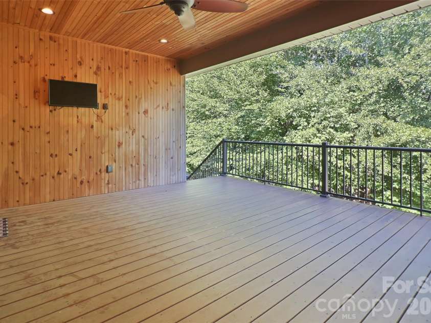 125 Beechmont Drive, Morganton, NC 28655.  MLS# CAR4411904, YatesRealty ID 41728. 