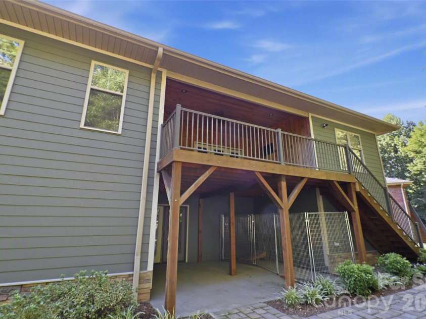 125 Beechmont Drive, Morganton, NC 28655.  MLS# CAR4411904, YatesRealty ID 41728. 