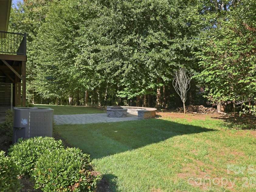 125 Beechmont Drive, Morganton, NC 28655.  MLS# CAR4411904, YatesRealty ID 41728. 