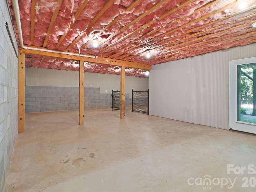 125 Beechmont Drive, Morganton, NC 28655.  MLS# CAR4411904, YatesRealty ID 41728. 