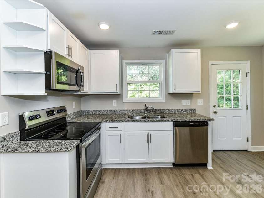 550 Claymon Road, Oakboro, NC 28129.  MLS# CAR4410271, YatesRealty ID 41729. Kitchen