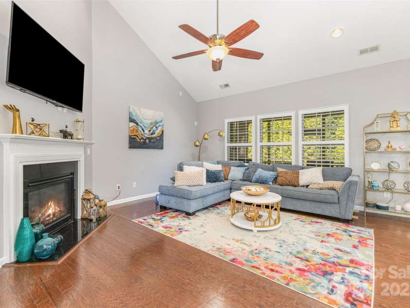 15039 Boudins Lane, Charlotte, NC 28278.  MLS# CAR4322167, YatesRealty ID 4173. 