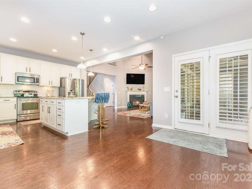 15039 Boudins Lane, Charlotte, NC 28278.  MLS# CAR4322167, YatesRealty ID 4173. 