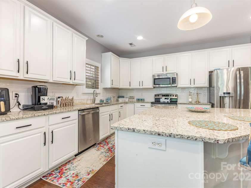 15039 Boudins Lane, Charlotte, NC 28278.  MLS# CAR4322167, YatesRealty ID 4173. 