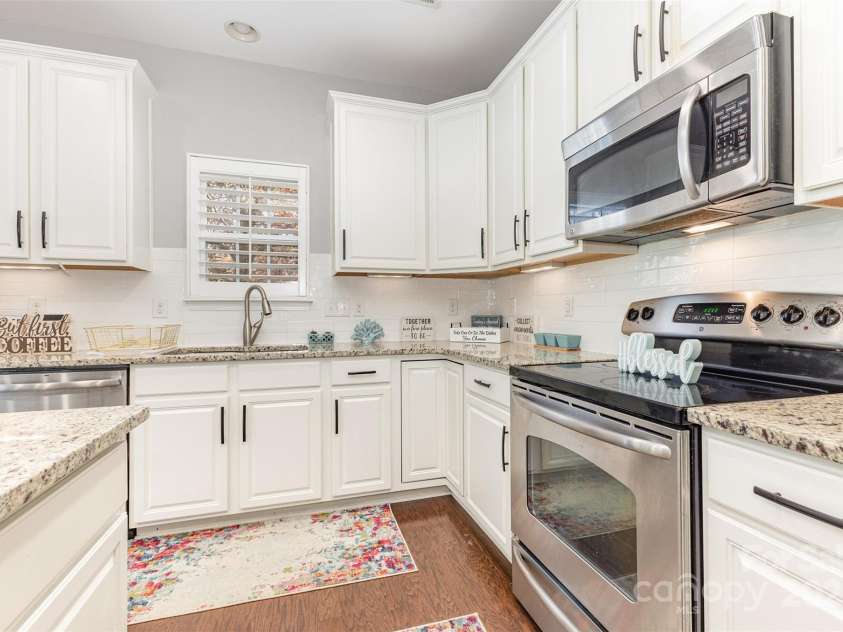 15039 Boudins Lane, Charlotte, NC 28278.  MLS# CAR4322167, YatesRealty ID 4173. 