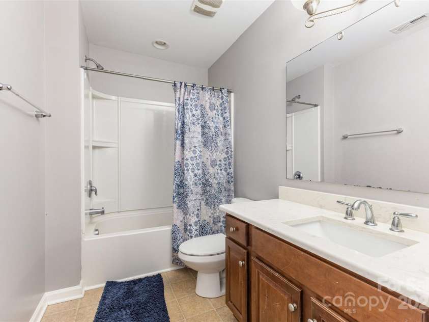 15039 Boudins Lane, Charlotte, NC 28278.  MLS# CAR4322167, YatesRealty ID 4173. 