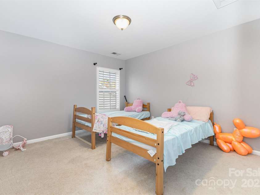 15039 Boudins Lane, Charlotte, NC 28278.  MLS# CAR4322167, YatesRealty ID 4173. 