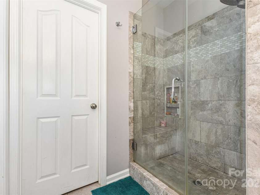 15039 Boudins Lane, Charlotte, NC 28278.  MLS# CAR4322167, YatesRealty ID 4173. 