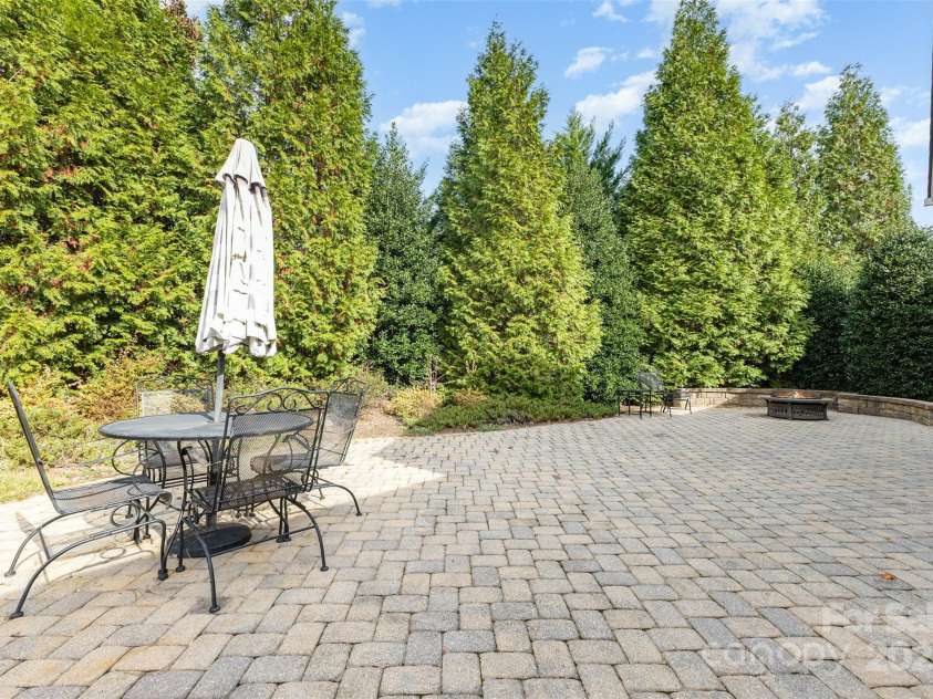 15039 Boudins Lane, Charlotte, NC 28278.  MLS# CAR4322167, YatesRealty ID 4173. 