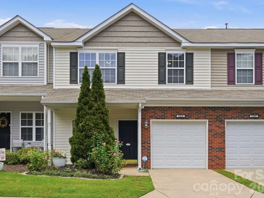 13838 Singleleaf Lane, Charlotte, NC 28278.  MLS# CAR4410883, YatesRealty ID 41730. 