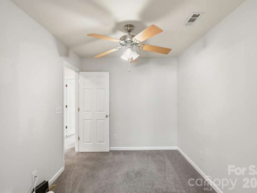 13838 Singleleaf Lane, Charlotte, NC 28278.  MLS# CAR4410883, YatesRealty ID 41730. 
