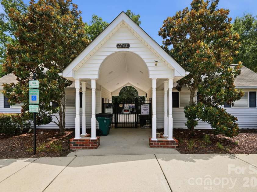 13838 Singleleaf Lane, Charlotte, NC 28278.  MLS# CAR4410883, YatesRealty ID 41730. 