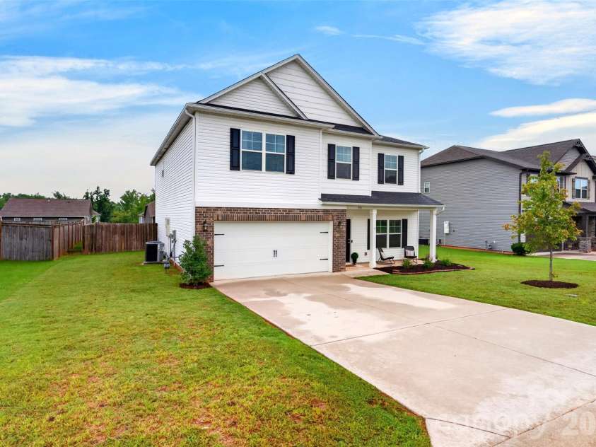 716 Stilmore Drive, Duncan, SC 29334.  MLS# CAR4409087, YatesRealty ID 41732. 