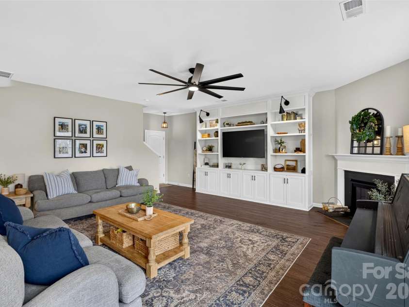 716 Stilmore Drive, Duncan, SC 29334.  MLS# CAR4409087, YatesRealty ID 41732. 