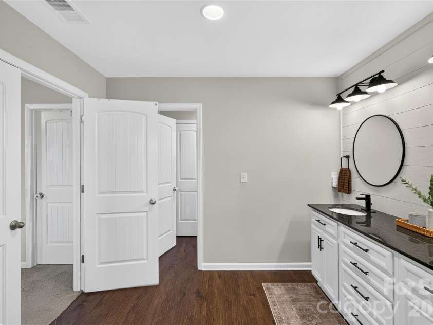 716 Stilmore Drive, Duncan, SC 29334.  MLS# CAR4409087, YatesRealty ID 41732. 
