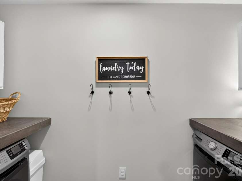 716 Stilmore Drive, Duncan, SC 29334.  MLS# CAR4409087, YatesRealty ID 41732. 