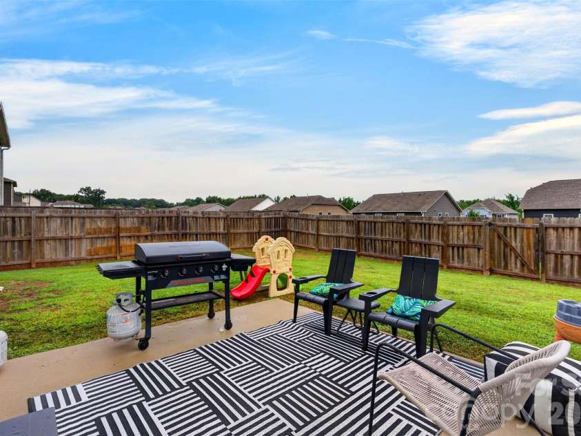 716 Stilmore Drive, Duncan, SC 29334.  MLS# CAR4409087, YatesRealty ID 41732. 
