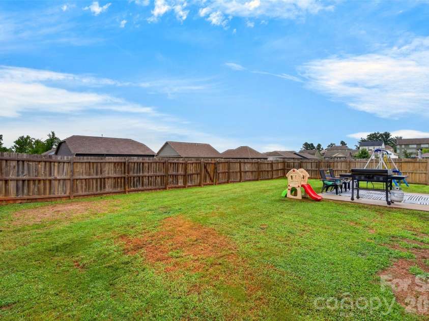 716 Stilmore Drive, Duncan, SC 29334.  MLS# CAR4409087, YatesRealty ID 41732. 