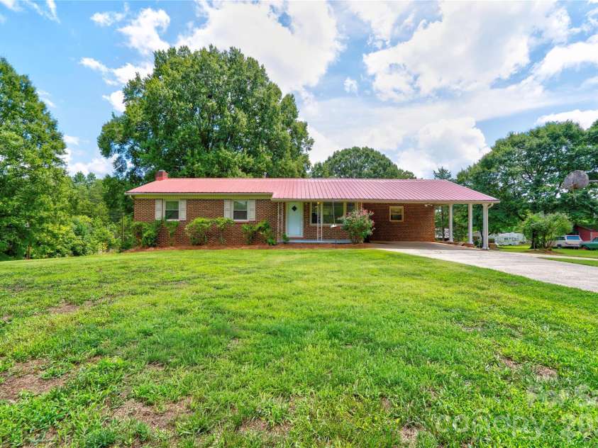 100 Sherwood Drive, Shelby, NC 28150.  MLS# CAR4410619, YatesRealty ID 41734. 