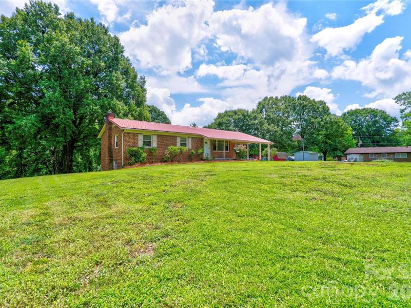 100 Sherwood Drive, Shelby, NC 28150.  MLS# CAR4410619, YatesRealty ID 41734. 