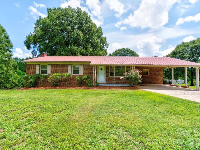 100 Sherwood Drive, Shelby, NC 28150.  MLS# CAR4410619, YatesRealty ID 41734. 