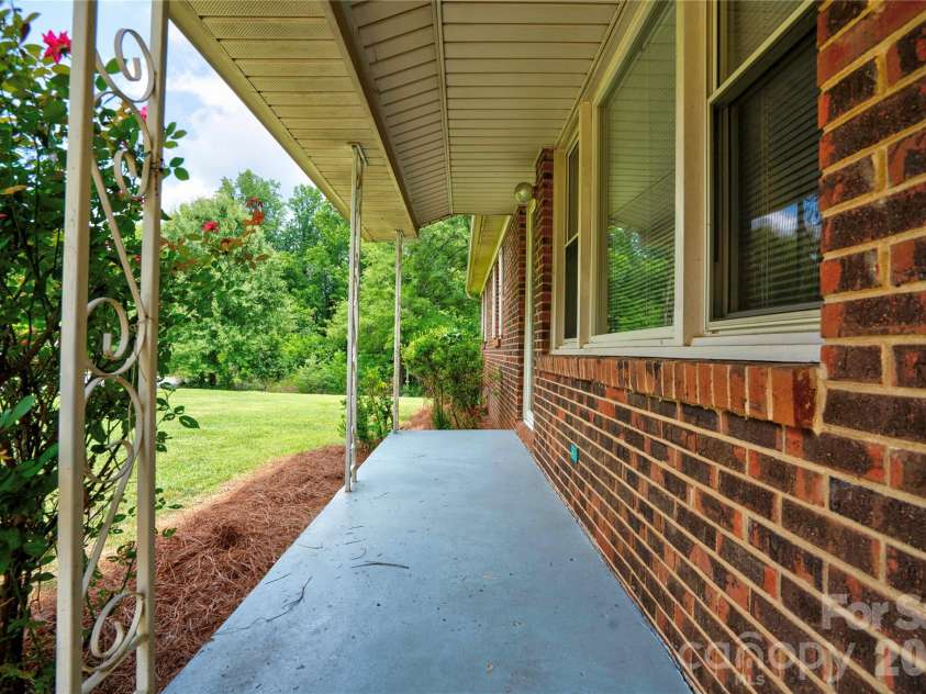 100 Sherwood Drive, Shelby, NC 28150.  MLS# CAR4410619, YatesRealty ID 41734. 