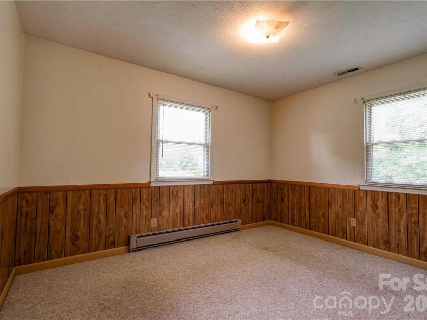 100 Sherwood Drive, Shelby, NC 28150.  MLS# CAR4410619, YatesRealty ID 41734. 
