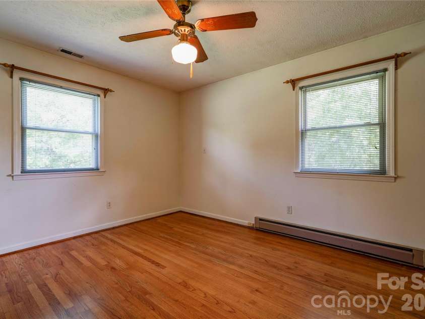 100 Sherwood Drive, Shelby, NC 28150.  MLS# CAR4410619, YatesRealty ID 41734. 
