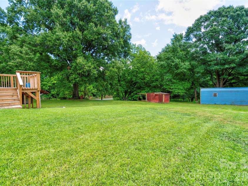 100 Sherwood Drive, Shelby, NC 28150.  MLS# CAR4410619, YatesRealty ID 41734. 