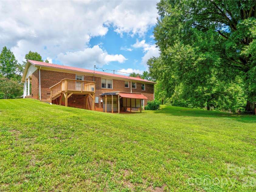 100 Sherwood Drive, Shelby, NC 28150.  MLS# CAR4410619, YatesRealty ID 41734. 